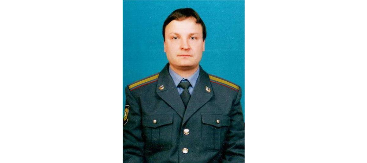 Сотрудники екатеринбургского управления вневедомственной охраны почтили память коллеги, погибшего при выполнении служебных обязанностей