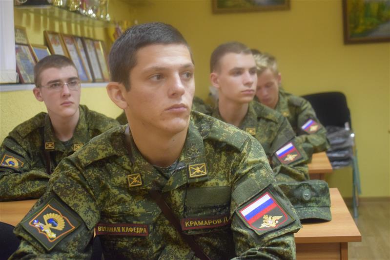 Сотрудники СОБР провели урок мужества для юных ставропольцев