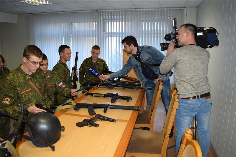 Сотрудники СОБР провели урок мужества для юных ставропольцев