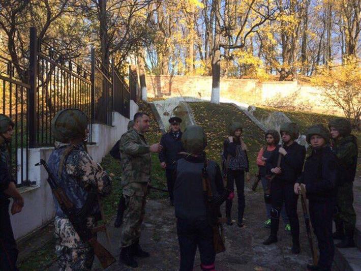 В Калининграде сотрудники Росгвардии провели занятие с курсантами филиала Санкт-Петербургского университета МВД РФ