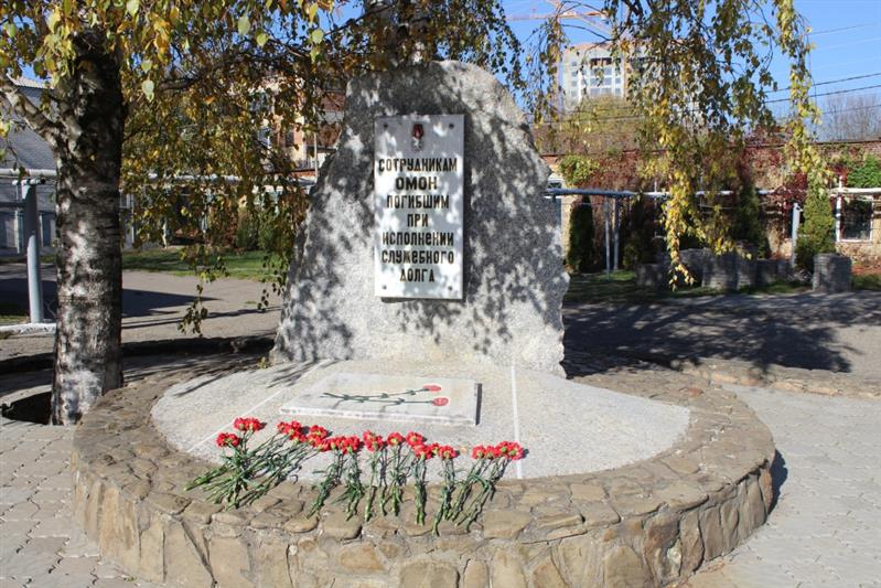 В Северо-Кавказском округе Росгвардии почтили память военнослужащих и сотрудников, погибших при исполнении служебных обязанностей