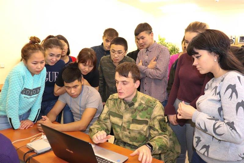 Росгвардейцы провели уроки безопасности в реабилитационном центре и многопрофильном колледже в Анадыре
