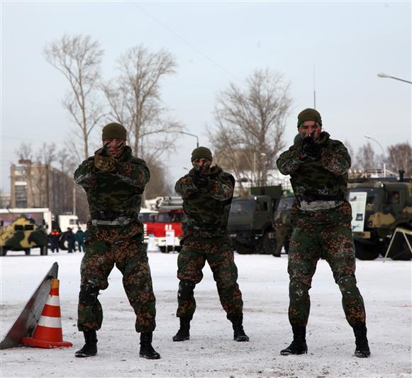 Педагоги и курсанты Новосибирского военного института Росгвардии провели для молодежи региона День призывника