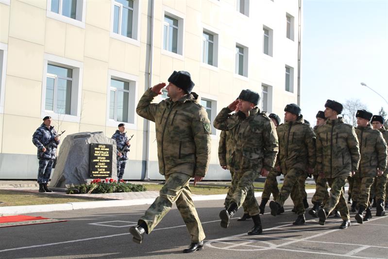 В Хабаровске открыт мемориал погибшим сотрудникам ОМОН на транспорте
