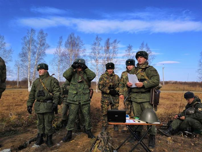 Командиры воинских частей Восточного округа Росгвардии отработали управление огнем артиллерии
