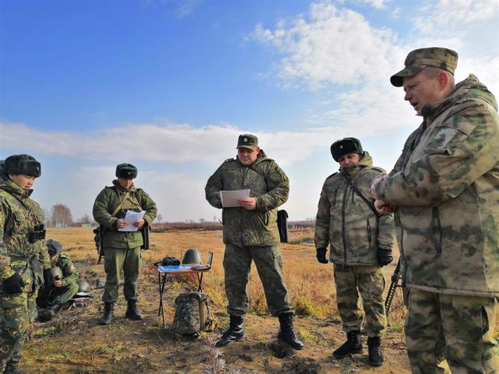 Командиры воинских частей Восточного округа Росгвардии отработали управление огнем артиллерии