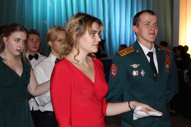 В Республике Коми участниками праздничного бала стали военнослужащие Росгвардии 