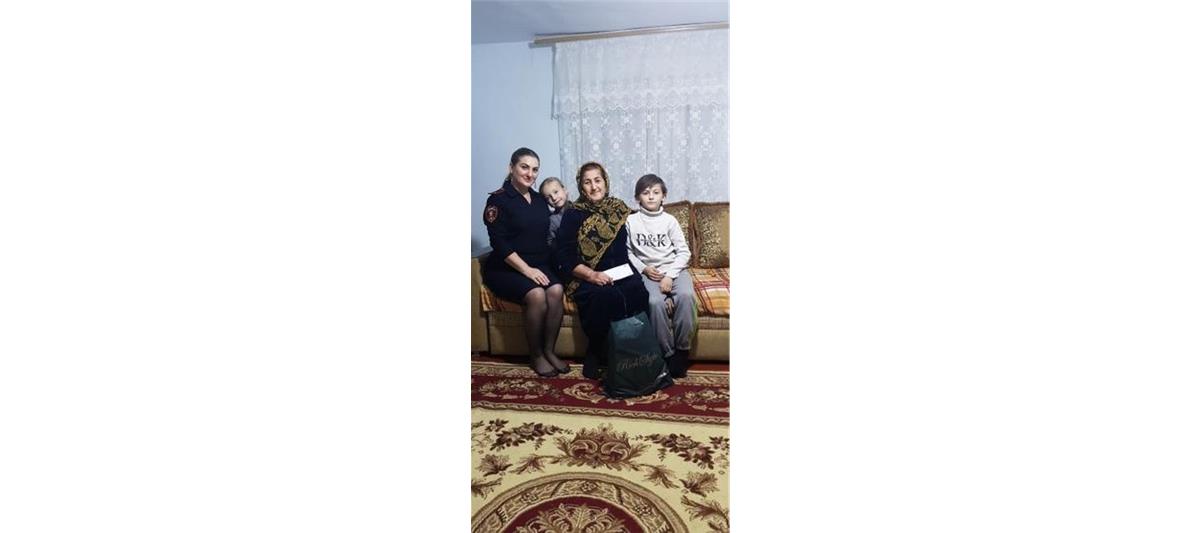 Дагестанские росгвардейцы навестили семьи погибших сотрудников