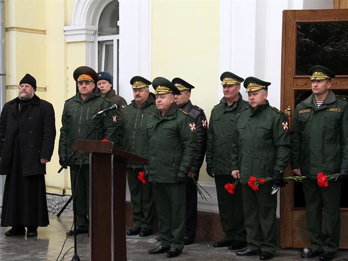 Военнослужащие и сотрудники Сибирского округа Росгвардии почтили память погибших сослуживцев (фото, видео)