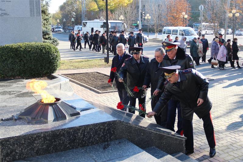 Начальник Управления Росгвардии по Ростовской области принял участие в мероприятиях, приуроченных ко Дню памяти погибших при исполнении служебного долга правоохранителей