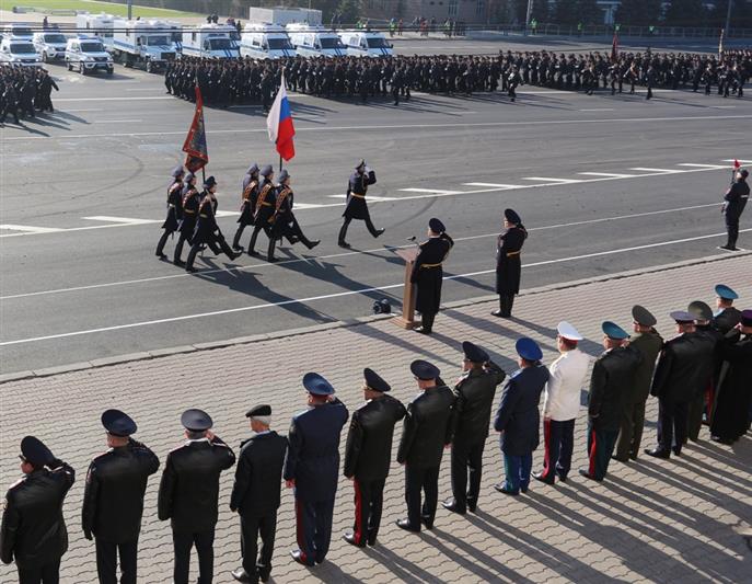 В Ростове-на-Дону росгвардейцы стали участниками парада, посвященного Дню сотрудника органов внутренних дел (фото)