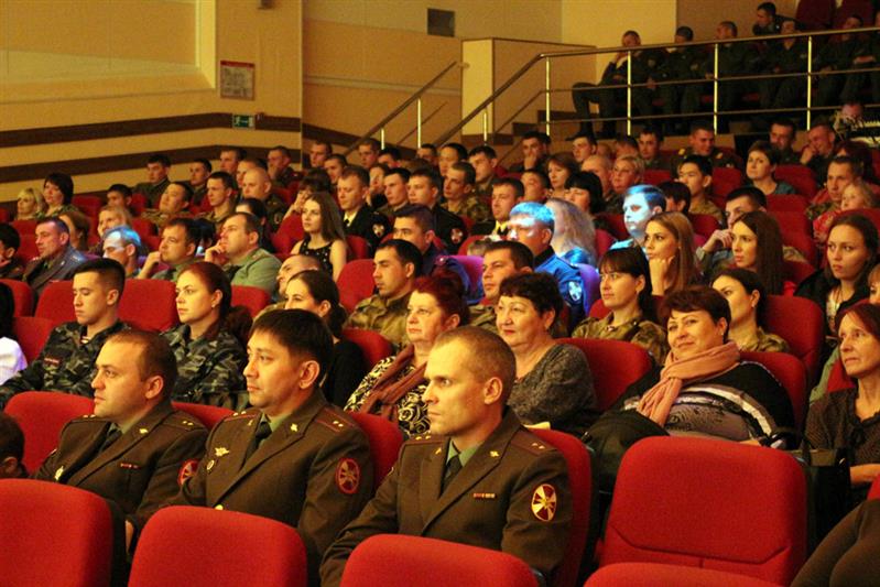 В Хабаровске Ансамбль песни и пляски Восточного округа «Амур» выступил с праздничной концертной программой перед сотрудниками тероргана  