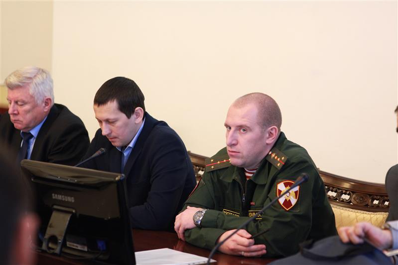 В Якутске офицер Росгвардии принял участие в работе круглого стола в СВФУ им. М.К. Аммосова на тему противодействия терроризму и экстремизму