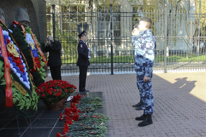 В Краснодарском крае сотрудники Росгвардии почтили память погибших правоохранителей
