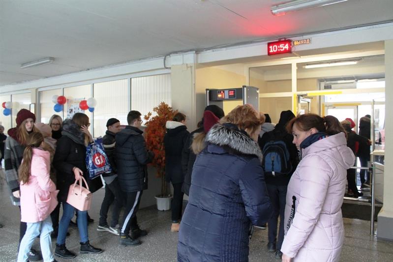В Екатеринбурге состоялось пожарно-тактическое учение на объекте образования  с участием сотрудников вневедомственной охраны