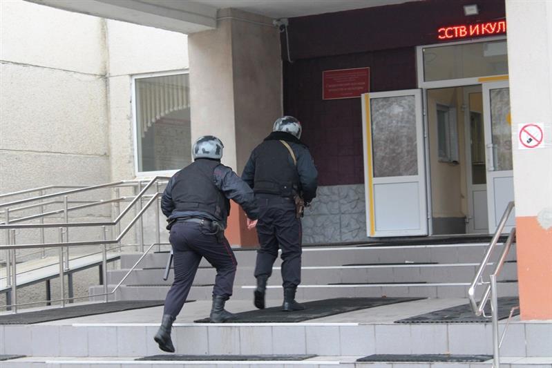 В Екатеринбурге состоялось пожарно-тактическое учение на объекте образования  с участием сотрудников вневедомственной охраны