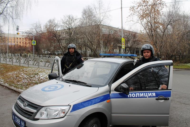 В Екатеринбурге состоялось пожарно-тактическое учение на объекте образования  с участием сотрудников вневедомственной охраны