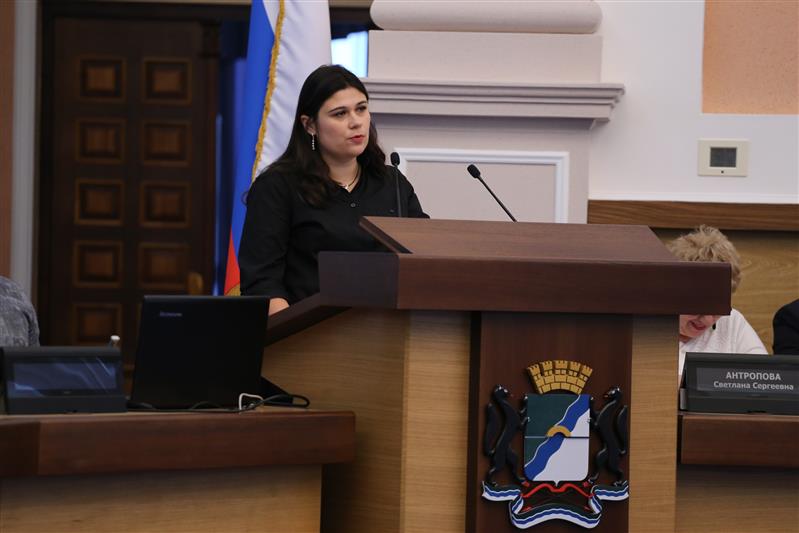 Офицеры и курсанты Новосибирского института Росгвардии приняли участие в городском форуме по вопросам профилактики экстремизма