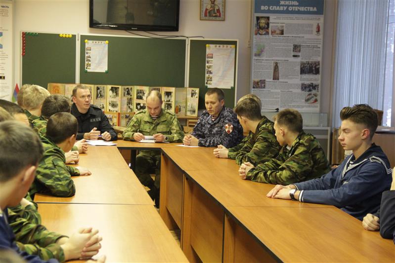 Карельские росгвардейцы провели военно-патриотическое занятие с воспитанниками кадетского корпуса им. Александра Невского