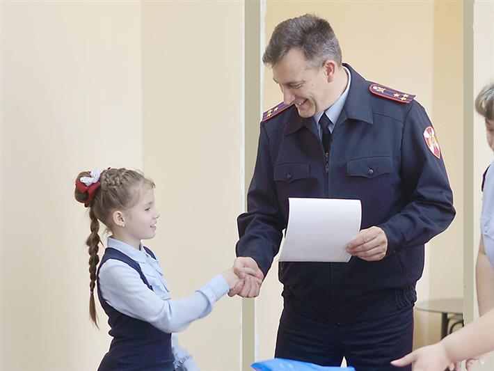 В управлении вневедомственной охраны по Томской области прошла торжественная церемония награждения победителей детского творческого конкурса 	