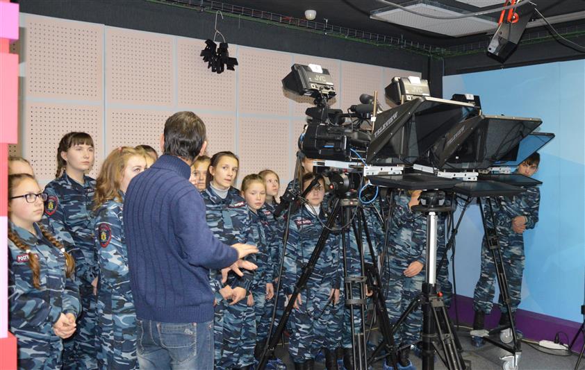 В студии телеканала «Первый Ярославский» побывали кадеты Росгвардии Чебаковской школы