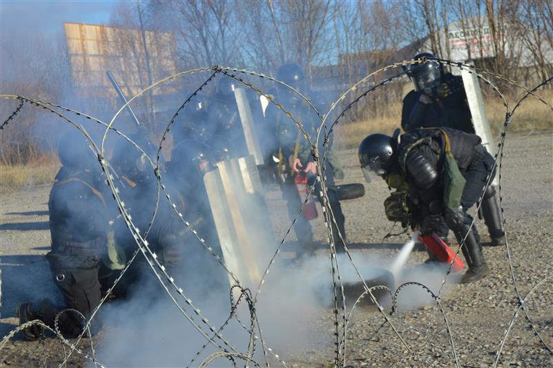 В Орле состоялась акция «Служба в ОМОН – выбор настоящих мужчин»