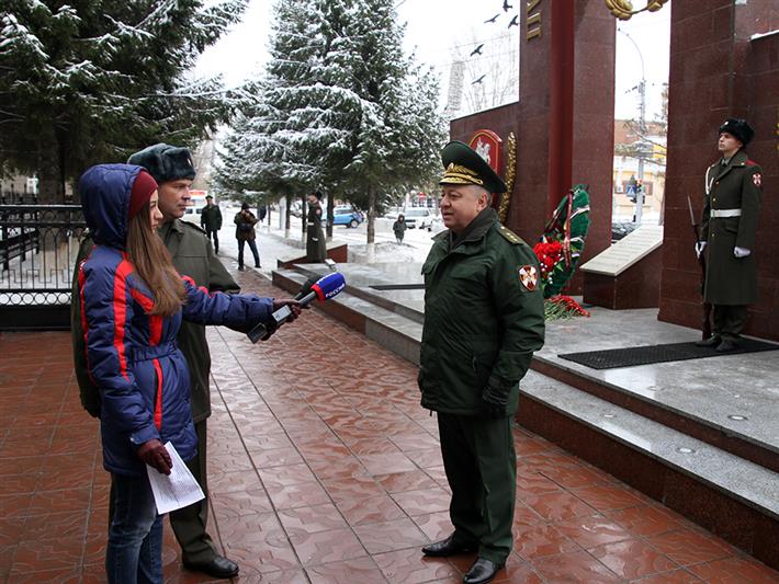 Военнослужащие и сотрудники Сибирского округа Росгвардии почтили память погибших сослуживцев (фото, видео)