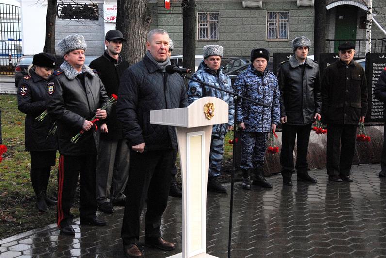 Пермские росгвардейцы почтили память коллег, погибших при исполнении служебного долга