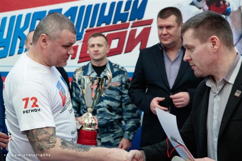 В Екатеринбурге состоялся чемпионат по рукопашному бою, посвященный памяти погибших сотрудников ОМОН 