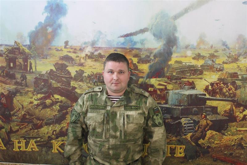 В Ростовской области военнослужащий Росгвардии спас жизнь выпавшему с балкона мужчине
