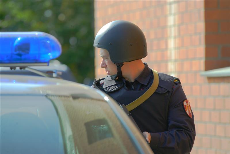 В Республике Коми сотрудники Росгвардии задержали мужчину, находившегося в федеральном розыске и имевшего при себе наркотики