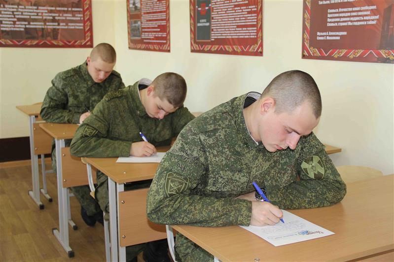 Письма  из Тюмени с пометкой «С любовью, маме!» от военнослужащих и сотрудников Росгвардии отправились в разные регионы страны