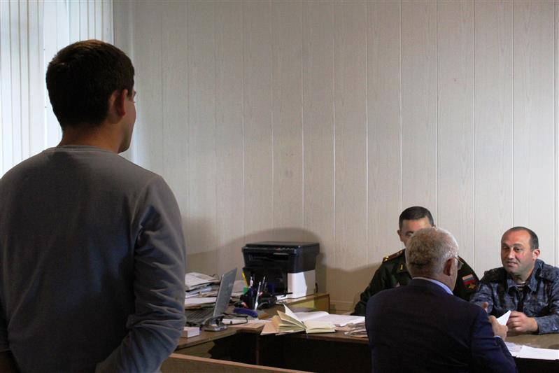 В День призывника росгвардейцы Кабардино-Балкарии вместе с журналистами побывали на сборном пункте военкомата