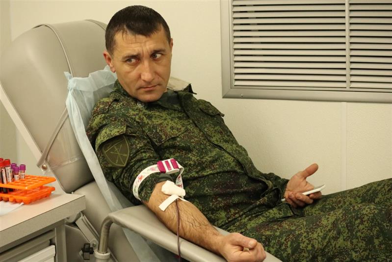 Военнослужащие и сотрудники Северо-Кавказского округа Росгвардии приняли участие в акции  добровольной сдачи крови