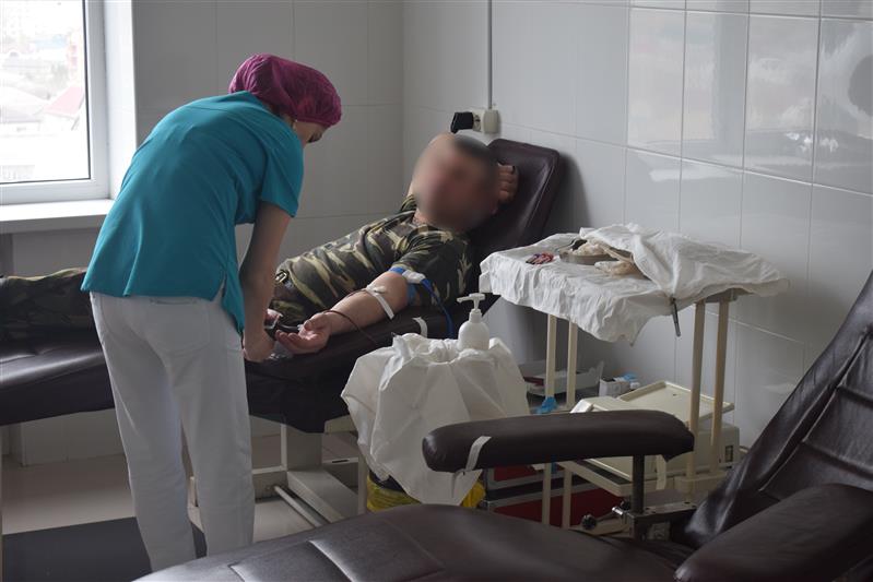 Военнослужащие и сотрудники Северо-Кавказского округа Росгвардии приняли участие в акции  добровольной сдачи крови