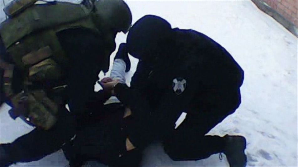 В Омской области при содействии сотрудников СОБР задержан подозреваемый в покушении на убийство (видео)