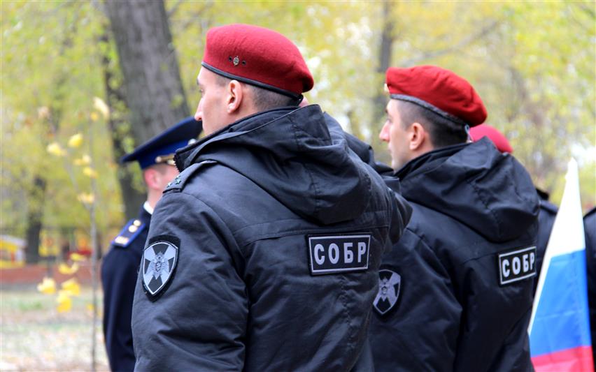 В Воронеже СОБР Росгвардии пресёк преступную деятельность вымогателей