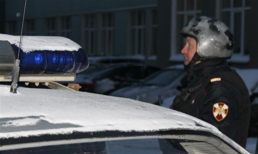 В Череповце сотрудники  Росгвардии помогли пенсионерке, оказавшейся в беспомощном состоянии