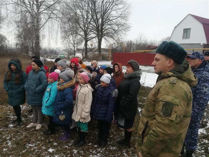 В Орловской области сотрудники Росгвардии высадили памятную аллею в честь графа Е.Ф. Комаровского