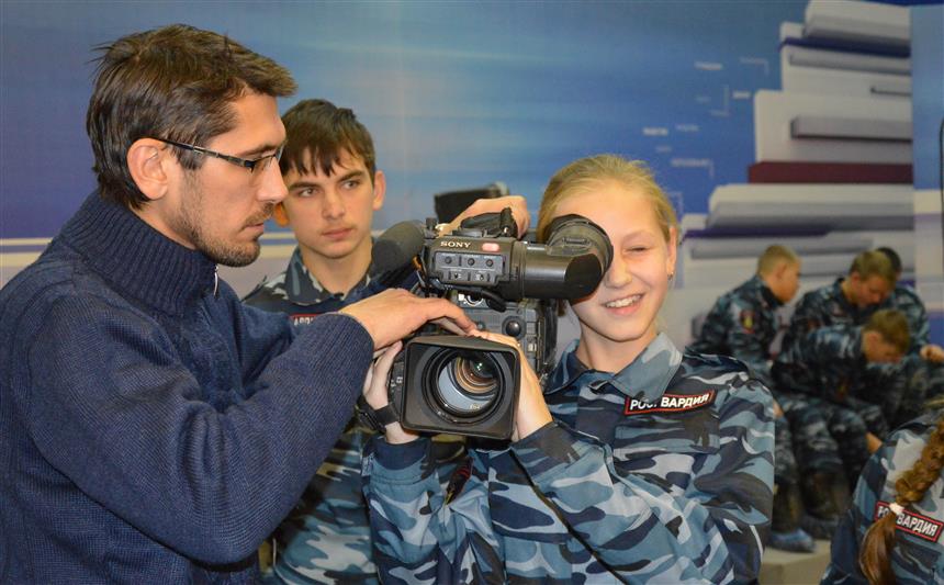 В студии телеканала «Первый Ярославский» побывали кадеты Росгвардии Чебаковской школы