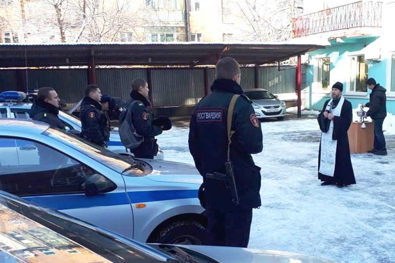 Ростовские росгвардейцы встретились с представителем Русской православной церкви