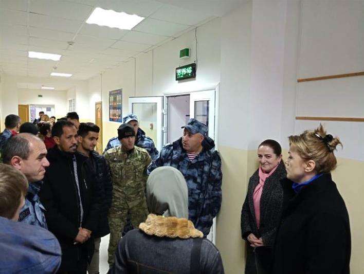 Студенты автомобильно-дорожного колледжа побывали в гостях у каспийского ОМОН