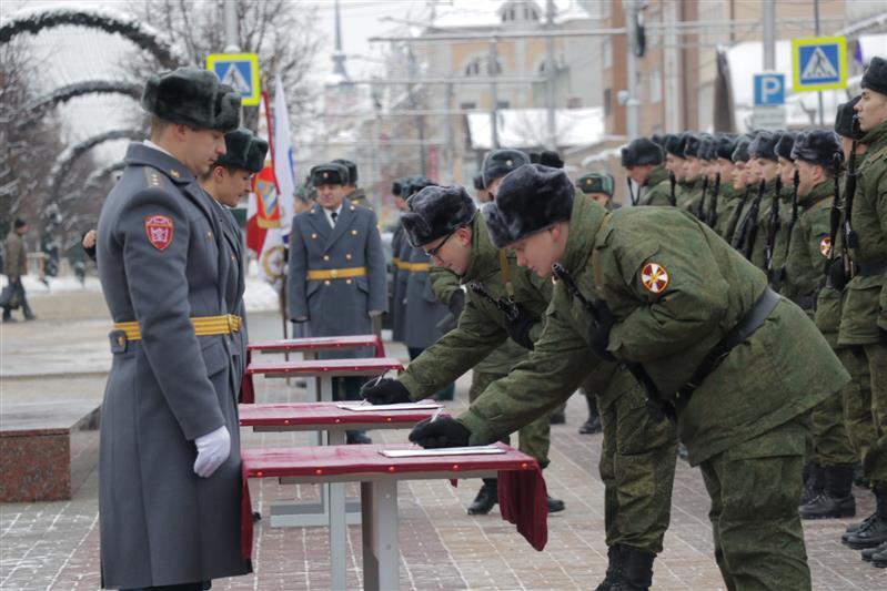 В Калуге состоялась церемония принятия присяги военнослужащими Росгвардии