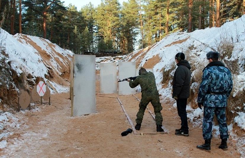 Росгвардейцы стали призерами соревнований по стрельбе из боевого оружия среди сотрудников силовых структур Псковской области