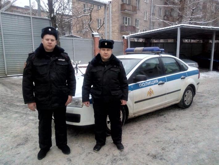 В Москве сотрудники Росгвардии спасли 15 человек на пожаре (фото, видео)