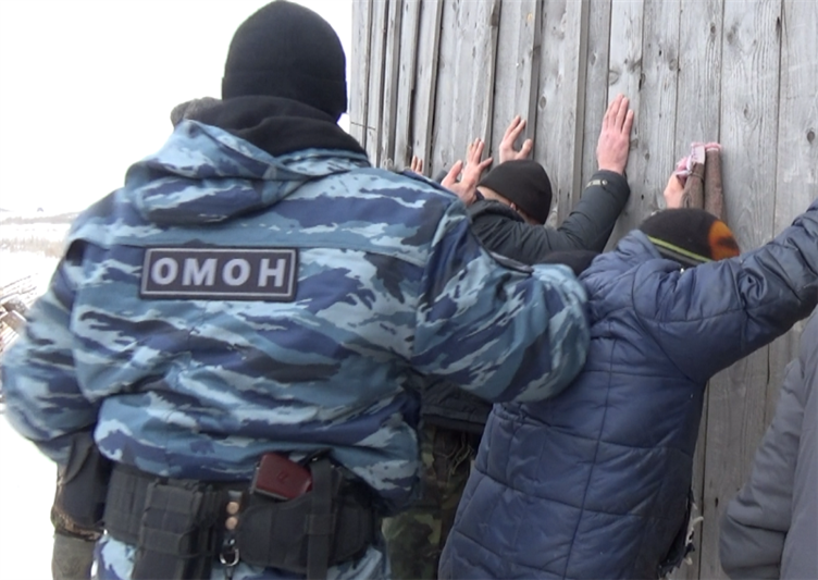 Благодаря  бойцам ОМОН в Удмуртии задержаны подозреваемые в незаконной рубке деревьев