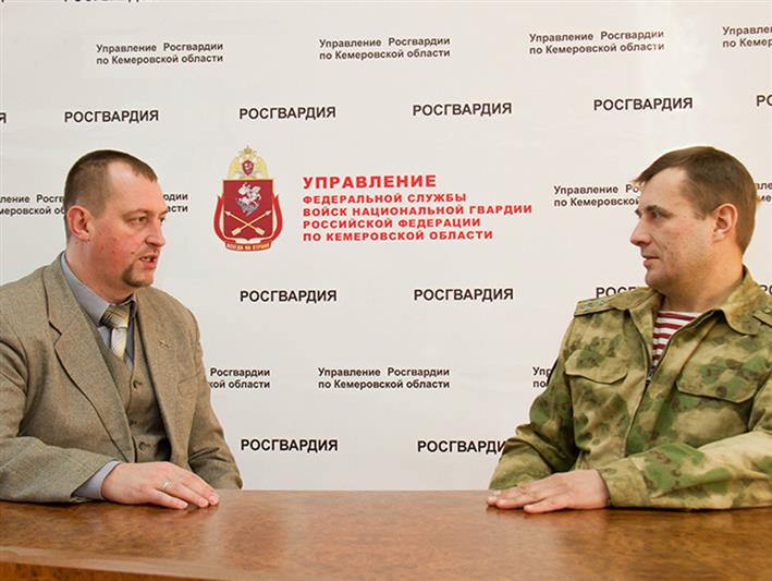 В Кемерове офицер территориального управления Росгвардии и представитель «Офицеров России» наметили план совместной работы по воспитанию молодежи