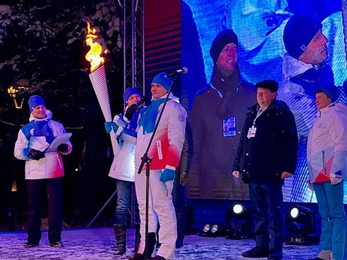 Сотрудник вневедомственной охраны Управления Росгвардии по Томской области пронес факел XXIX Всемирной зимней универсиады - 2019