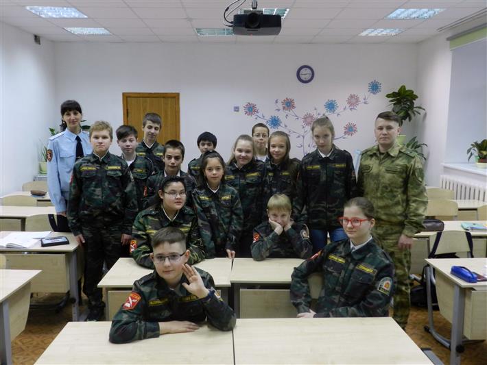 В преддверии Дня Героев Отечества росгвардейцы проводят Уроки мужества для ямальских учеников и студентов 