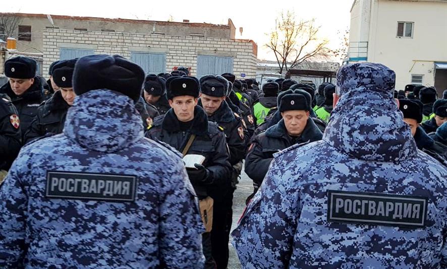 Астраханские росгвардейцы прошли инструктаж перед выполнением служебно-боевых задач в период «длинных» выходных